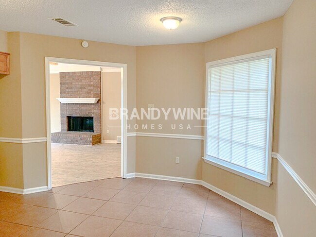 Building Photo - NEW Lower Rental Rate Leasing Special: Mar...