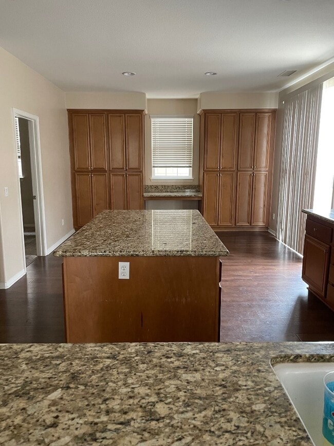 Building Photo - 45898 Gold Mine Dr