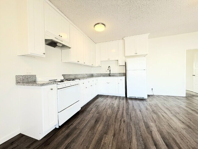 Foto del edificio - 2926 1/2 Dalton Ave