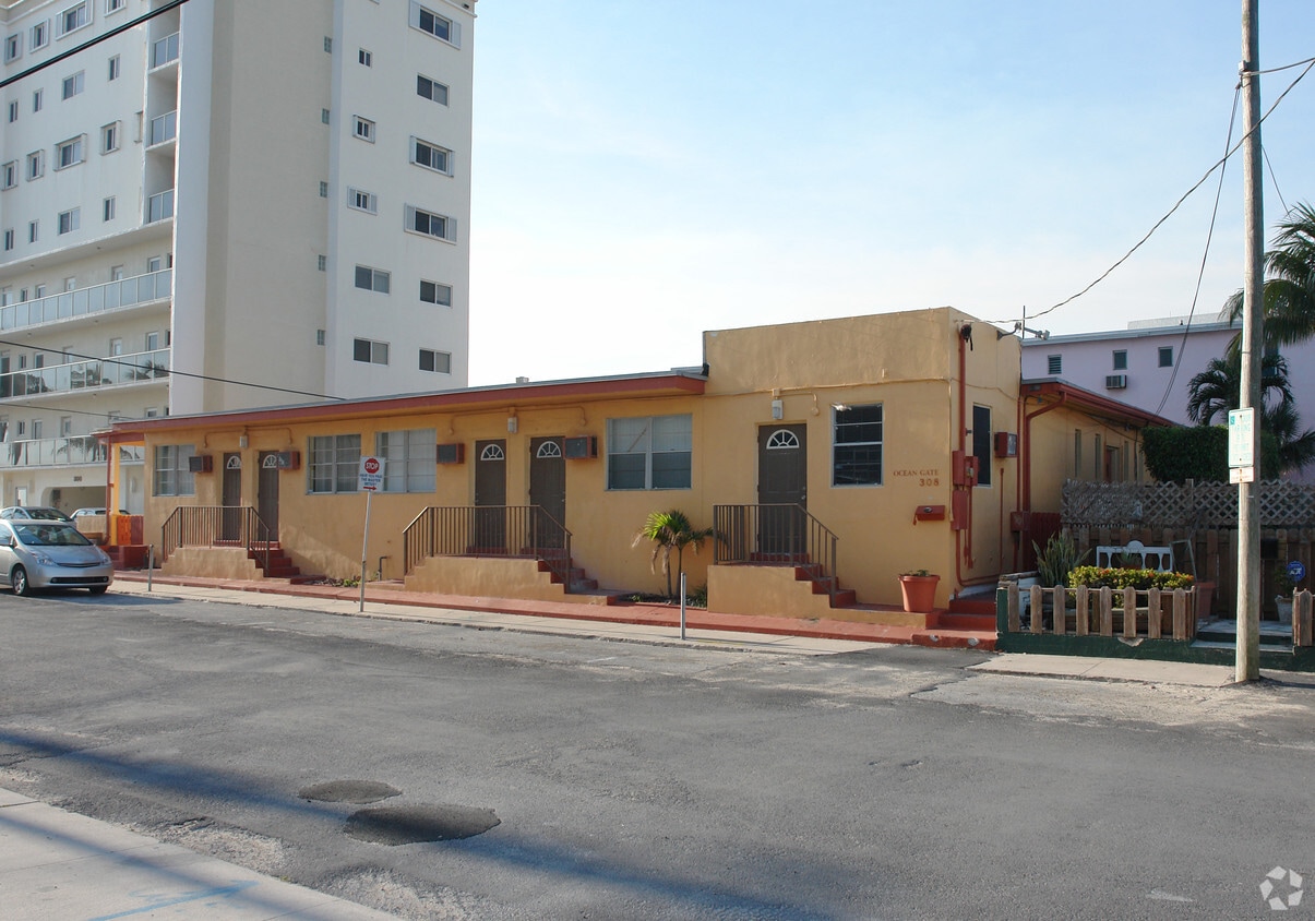 Building Photo - 308 Pierce St