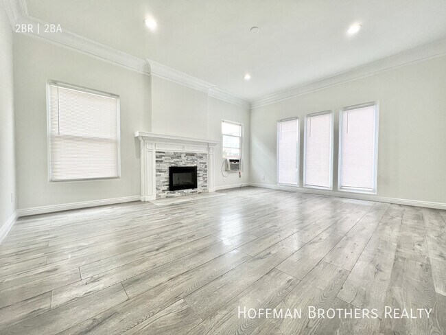 Foto del edificio - 244 S Alexandria Ave