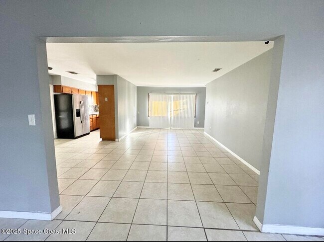 Building Photo - 1700 Cardinal Ct