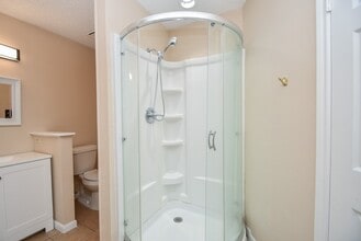 Building Photo - 1643 Beaconshire