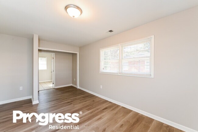 Foto del edificio - 1644 E Woodberry Ave