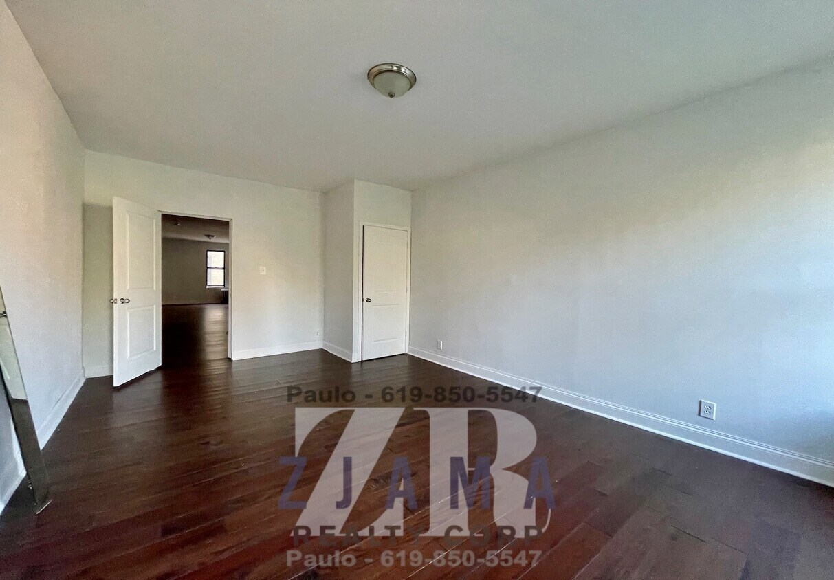 Primary Photo - 500 Ocean Ave