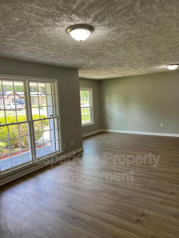 Building Photo - 5021 Greensboro Ct