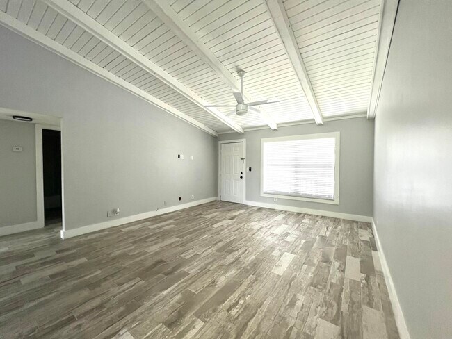 Foto del edificio - 2 Vía De Casas Sur