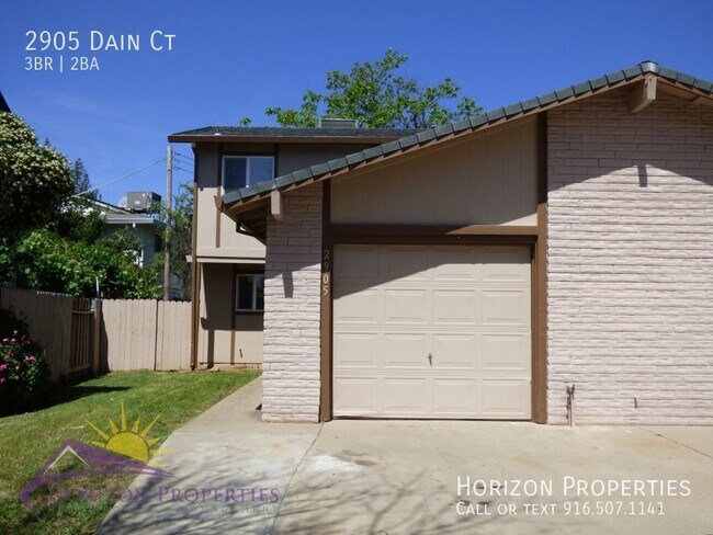 Building Photo - 3 Bed 1.5 Bath Two-story Duplex in Rancho ...