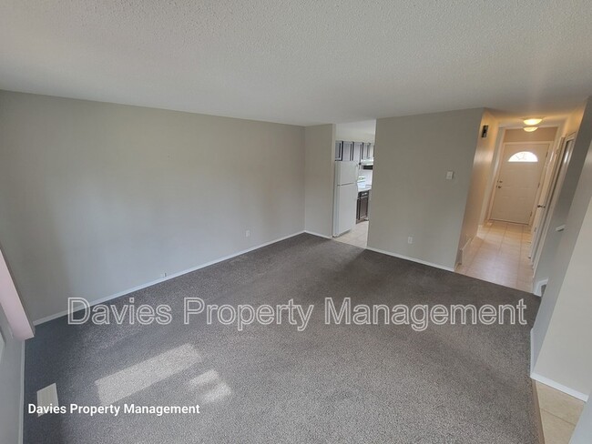 Building Photo - 16439-16115 115 St NW
