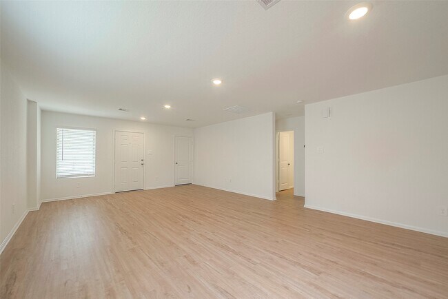 Foto del edificio - 1491 Las Cuevas Dr