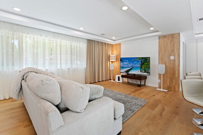 Foto del edificio - 6306 Pineshade Ln