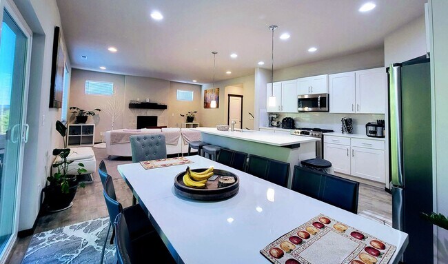 Foto del edificio - Available in May - 3bed home at The Reserve – Close to ferries, shopping and dining!