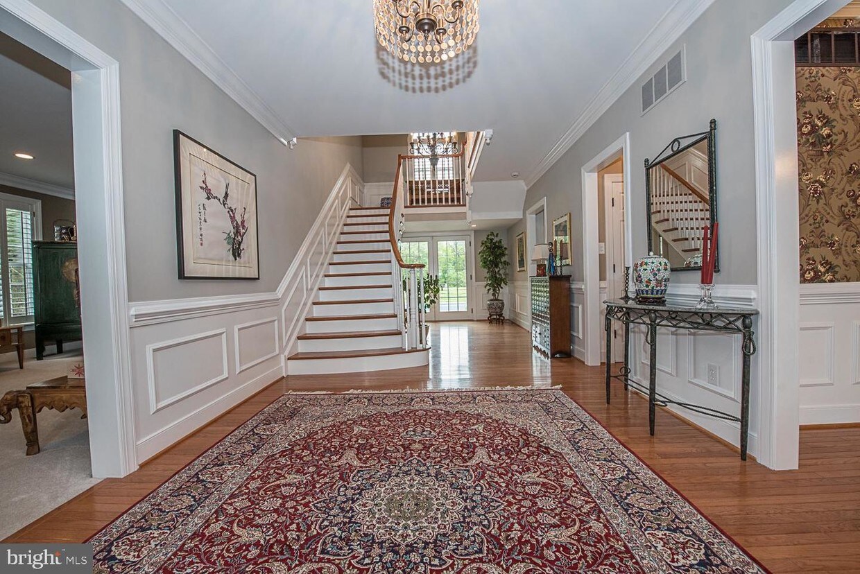 Primary Photo - 131 Rossmore Dr