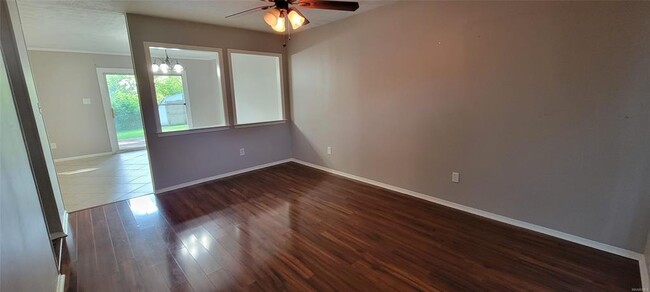 Building Photo - 212 Woodvale Rd