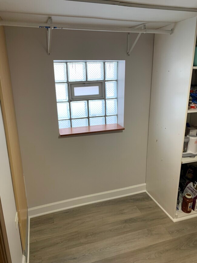 Foto del edificio - 3319 N Osage Ave