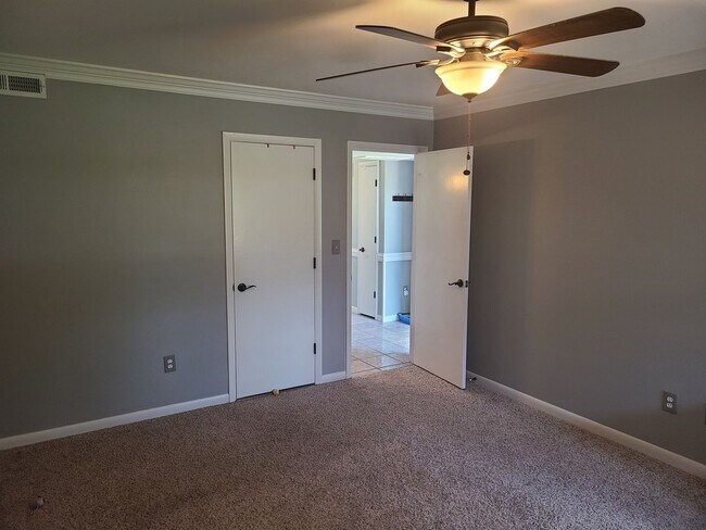 Foto del edificio - Beautiful 2 bedroom 2 bath unfurnished Townhome - Olde Point Golf Course - Hampstead