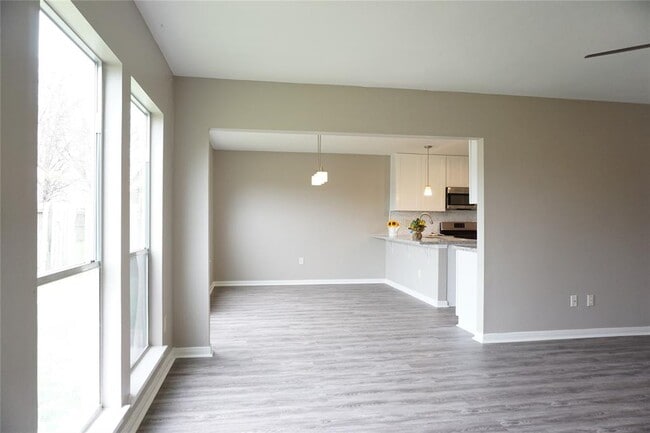 Building Photo - 18126 Almonte Ln