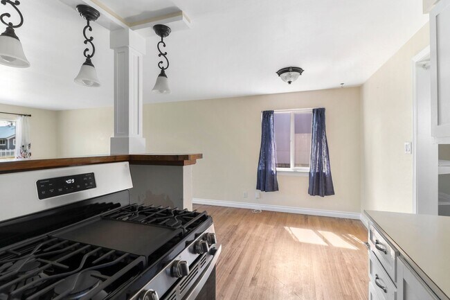 Foto del edificio - Anacortes 4 Bedroom 2 Bathroom - Ideal Loc...