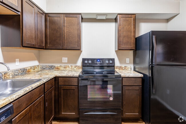 2BR, 1.5BA - 840 SF - Silver Springs