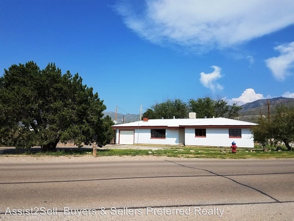 Primary Photo - 615 S Canyon Rd