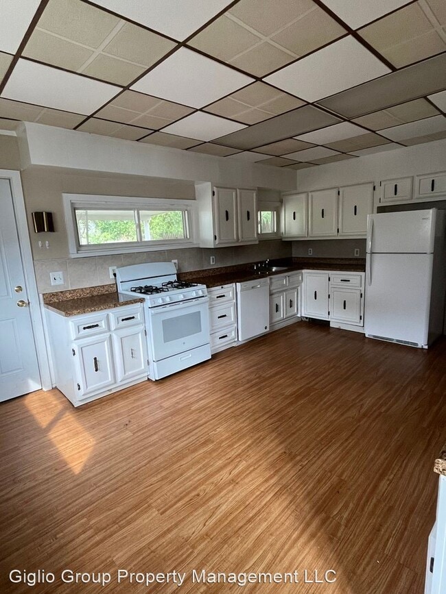 Building Photo - 3 br, 1 bath House - 240 Theodore Street