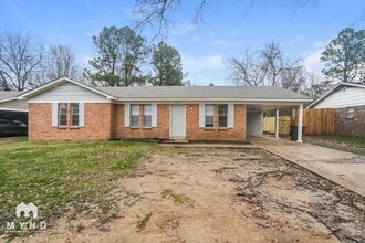 Building Photo - 3870 Wordsworth Ave