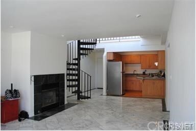 Building Photo - 14937 Dickens St
