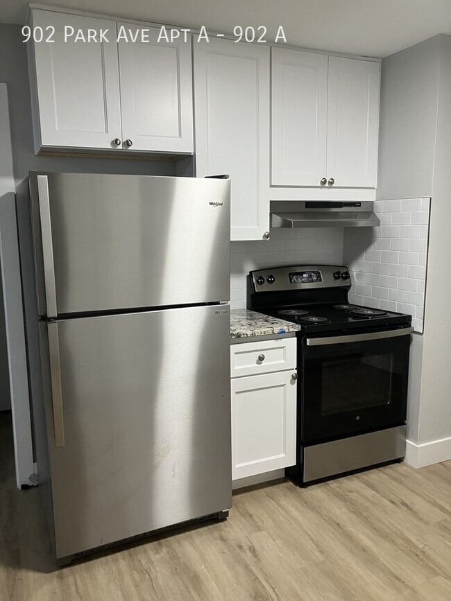 Foto del edificio - 902 Park Ave W