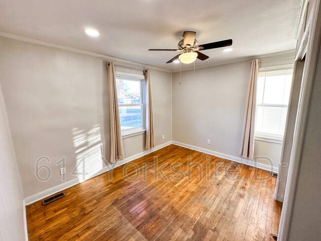Building Photo - 614 Yorkshire Dr