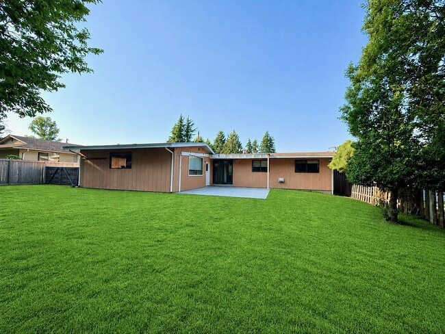 Building Photo - 218 108th St SE