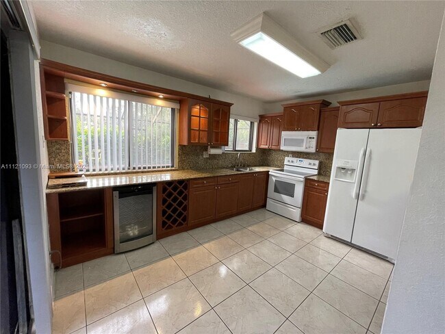 Building Photo - 9593 SW 148th Ave Cir S
