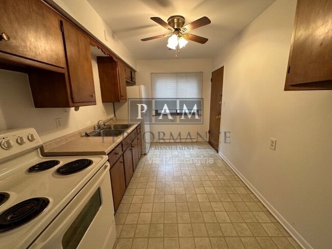 Foto del edificio - 2155 S 102nd St