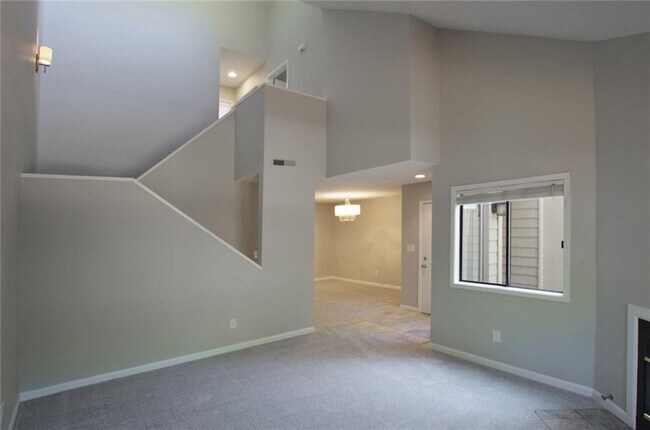 Building Photo - 704 Cedar Chase Cir NE