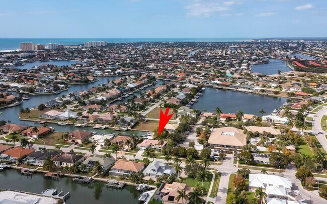 Building Photo - Family Friendly 3 Bedroom Home-Central loc...