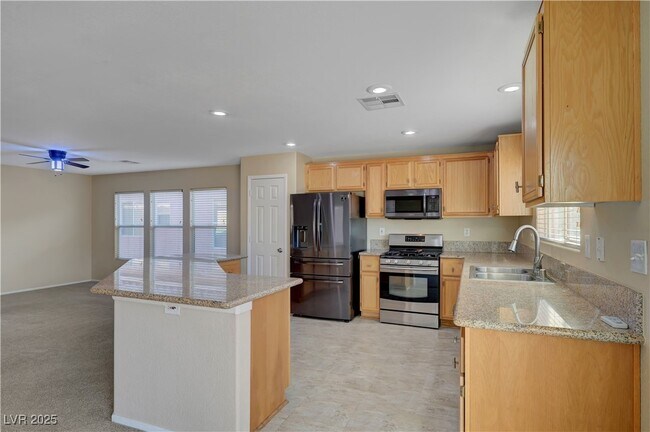 Building Photo - 5052 Whistling Acres Ave