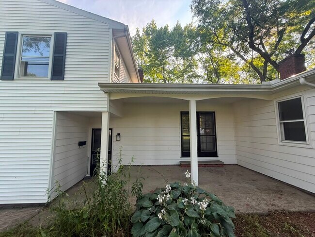 Foto del edificio - 6939 Highland Dr