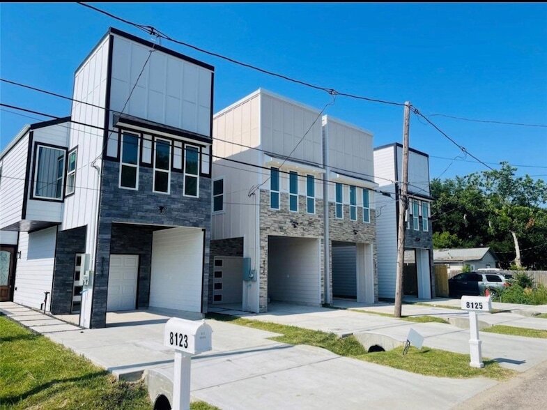 Photo - 8125 Saint Louis Street Unit