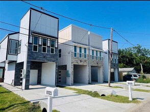 Building Photo - 8125 St Louis St