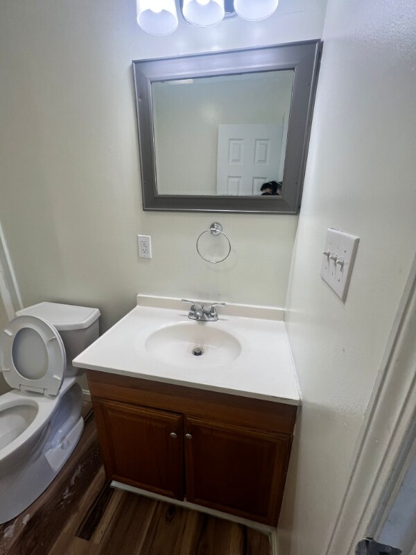 Building Photo - 2367 Seneca Dr