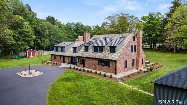 Foto del edificio - 372 Tucker Hill Rd