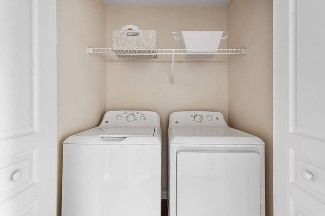 Building Photo - Sable Brookfield