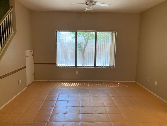 Building Photo - Wonderful 3 bedroom 2.5 bath home located ...