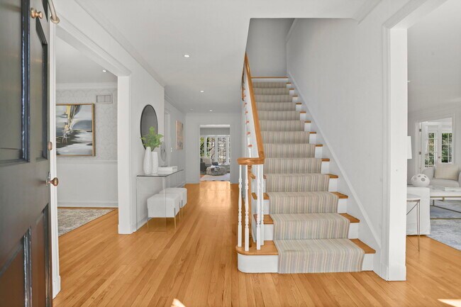 Foto del edificio - 80 Rockwood Ln