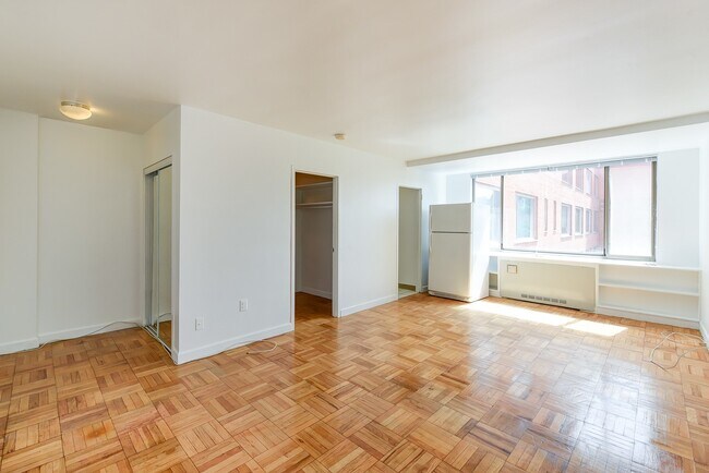 Foto del edificio - Spacious & Bright Studio at River Place West