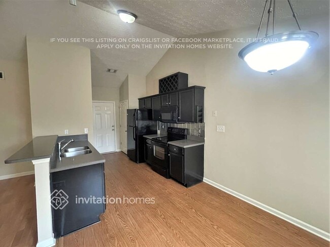 Building Photo - 305 Cole Creek Dr