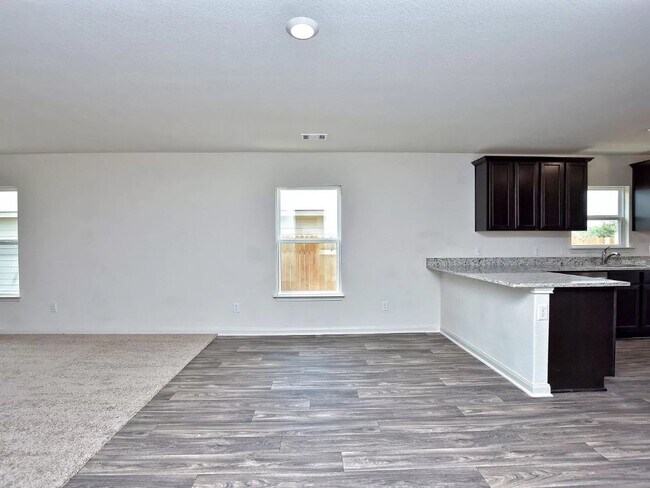 Foto del edificio - 216 Sunnymeade Ln