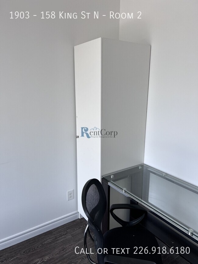 Photo du bâtiment - 158-1158 King St N