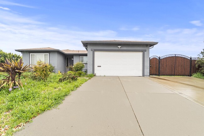 Building Photo - 158 Covington Dr