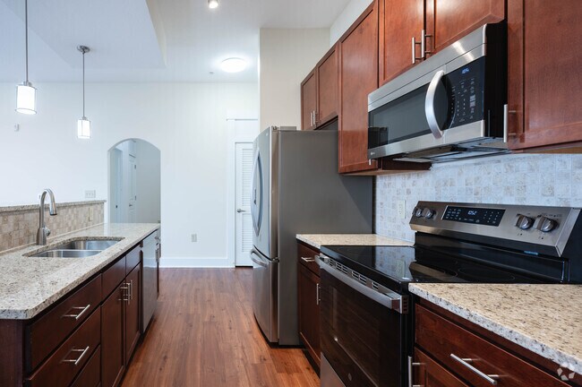 2BR, 2BA - 1,240SF - Kitchen - Biltmore Park Town Square