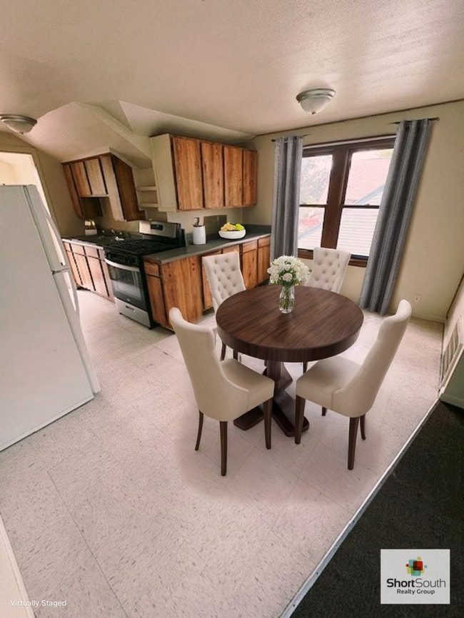 Building Photo - Updated 2 Bed 1 Bath apartment in Muskegon